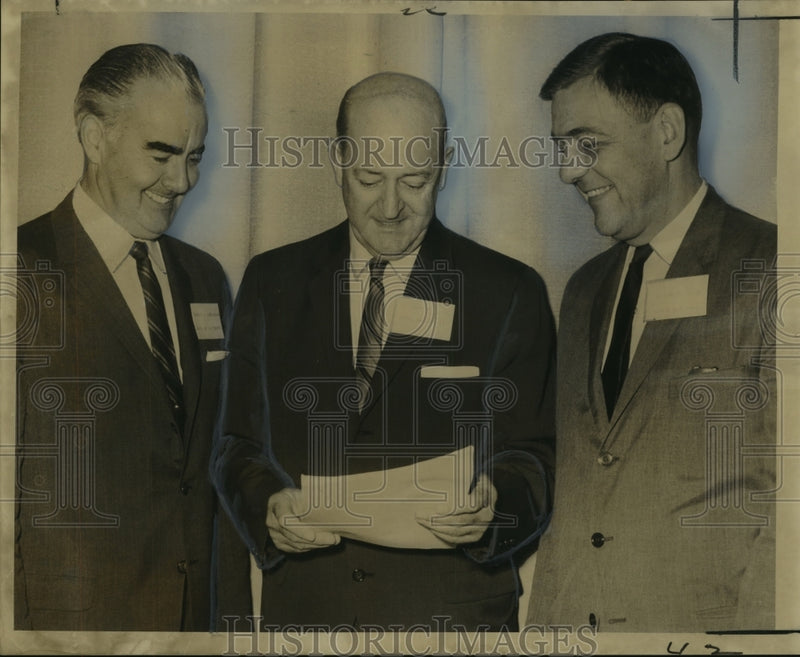 Load image into Gallery viewer, 1965 Press Photo National Association of College &amp; University Attorneys Session
