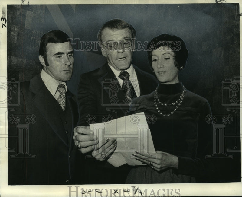 Load image into Gallery viewer, 1974 Press Photo Recipients of accreditation, Public Relations Society
