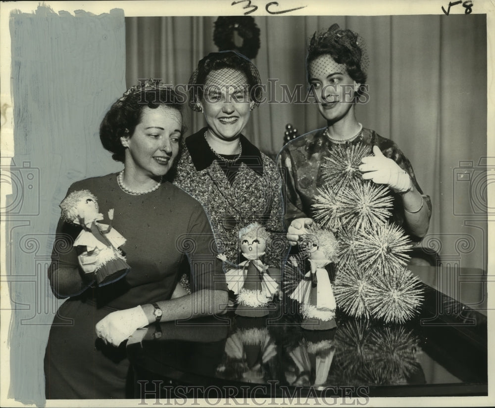 1961 Press Photo Merrymakers of the Orleans Club enjoy Christmas luncheon