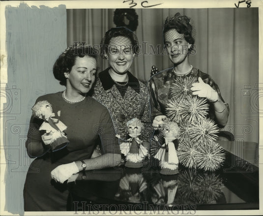 1961 Press Photo Merrymakers of the Orleans Club enjoy Christmas luncheon