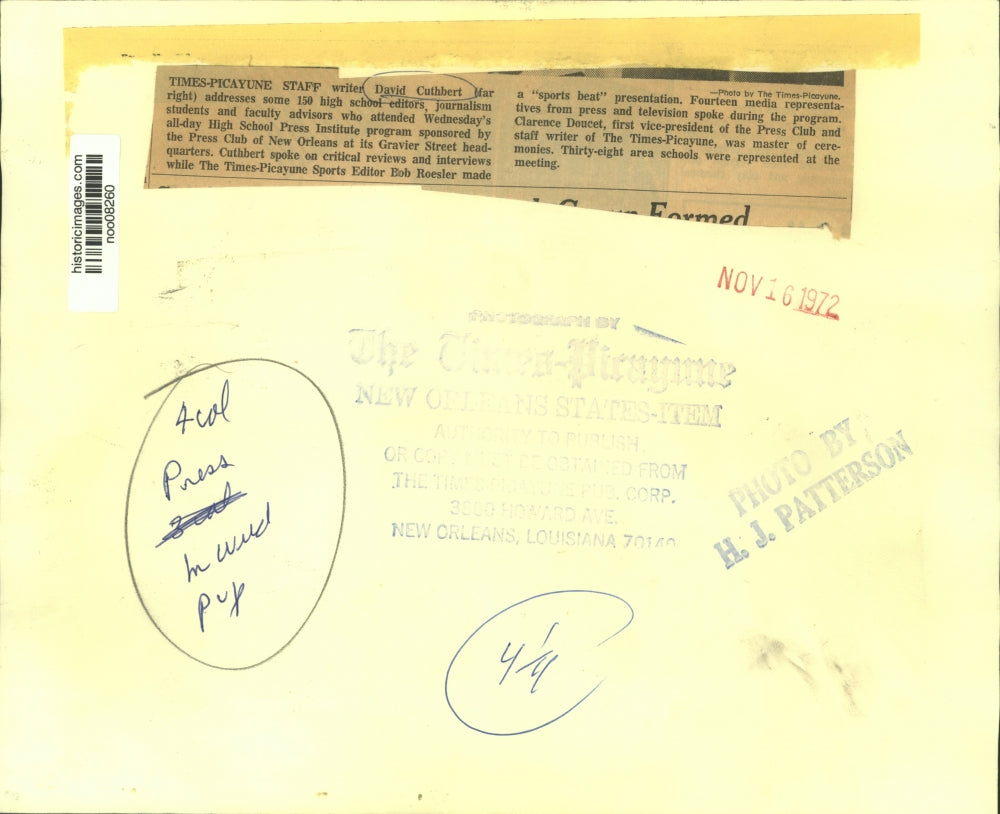 1972 Press Photo David Cuthbert, Times Picayune staff writer, addresses students