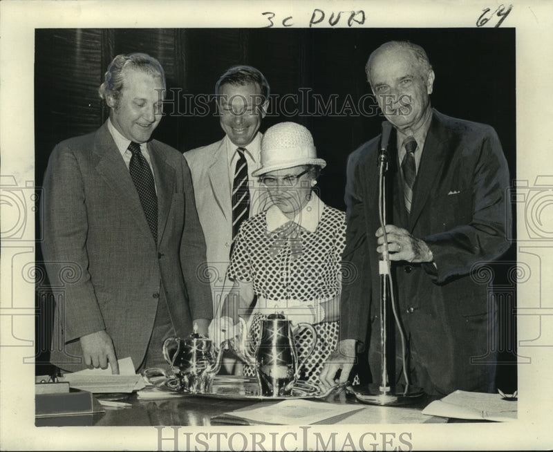 Load image into Gallery viewer, 1972 Press Photo Henry B. Curtis honored at City Hall's City Council chamber
