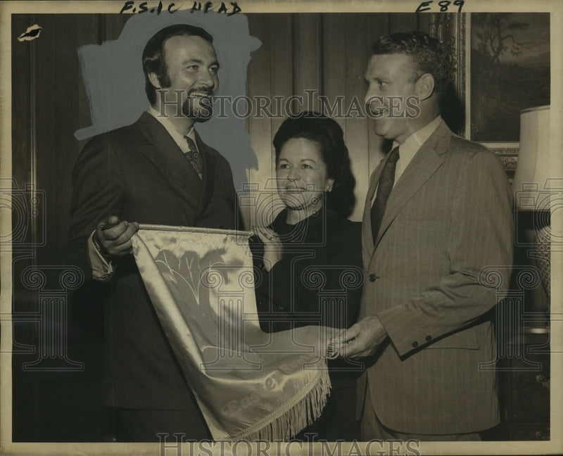 Load image into Gallery viewer, 1972 Press Photo Jazz Pianist Ronnie Kole Named Easter Seal Society chairman
