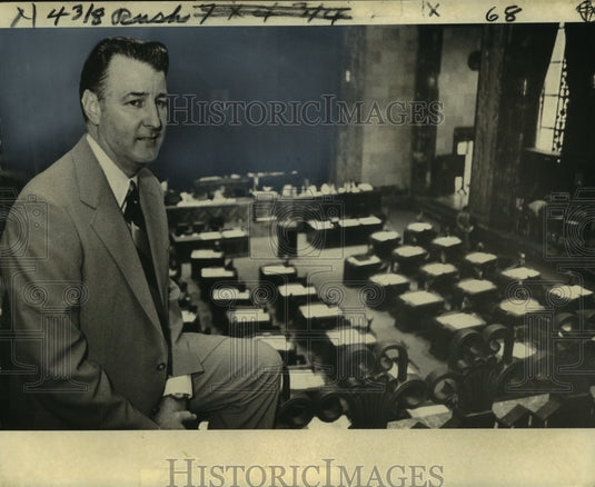 1976 Press Photo New Orleans' Senator Michael H. O'Keefe above Louisiana Senate- Historic Images