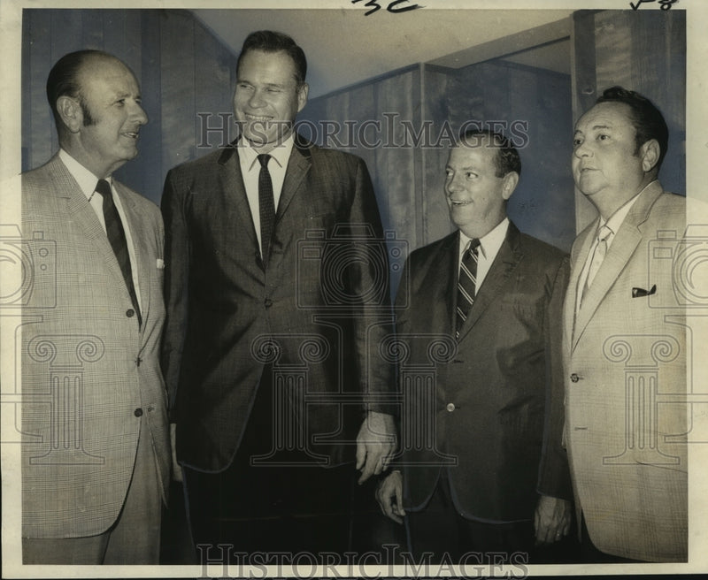 Load image into Gallery viewer, 1969 Press Photo Executive Committee of Greater New Orleans Open Golf Tournament
