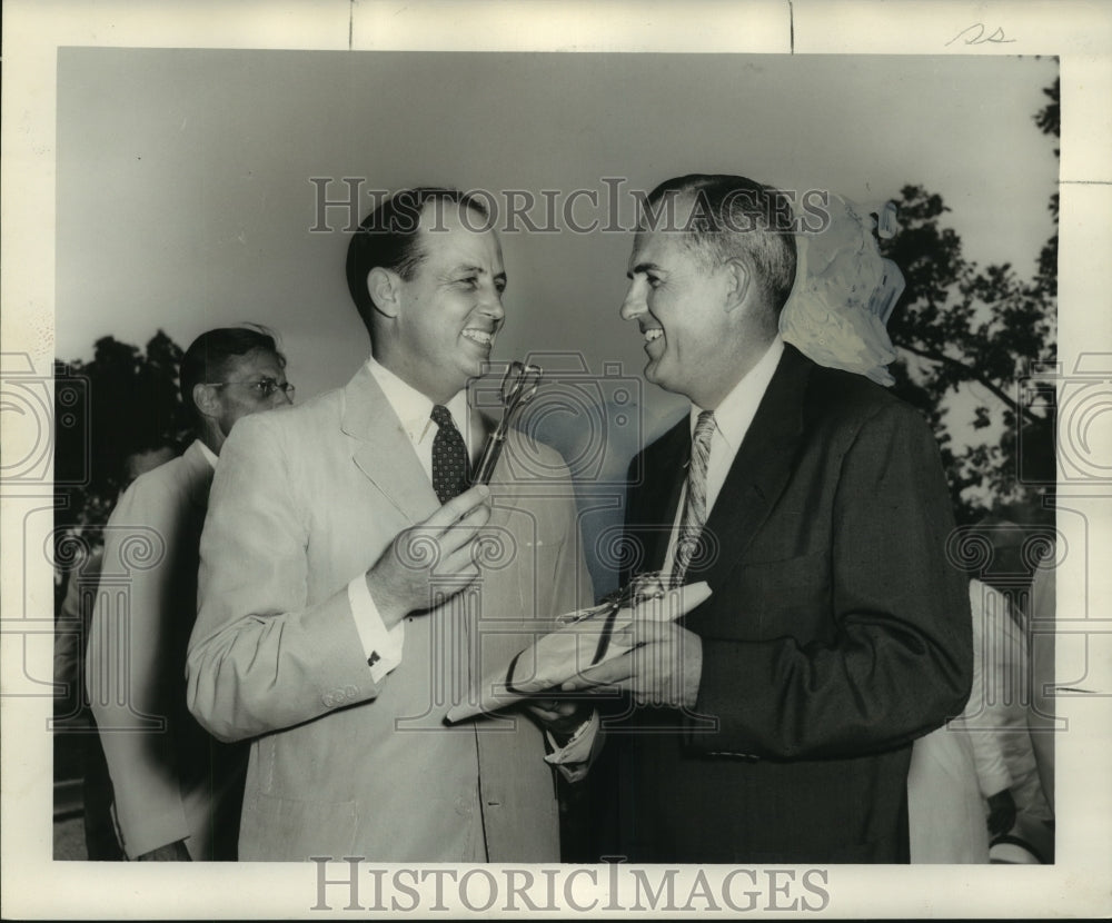 1951 Press Photo Mayor, Gentilly Woods Builder at Ribbon Cutting, New Orleans