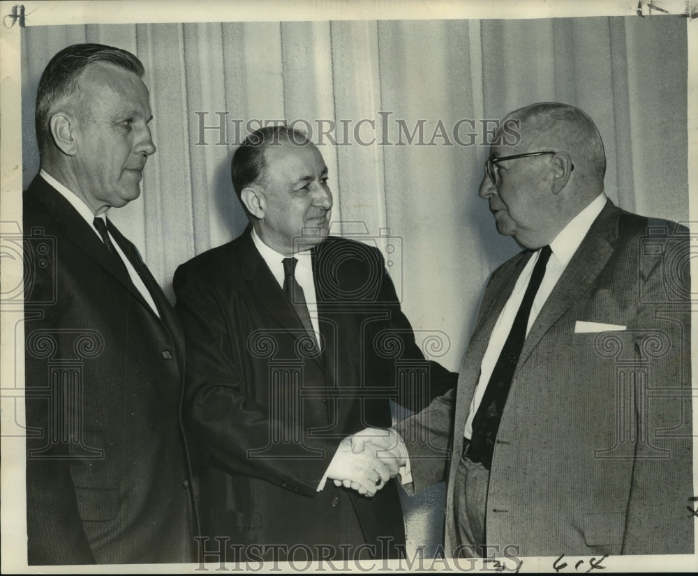 1960 Press Photo Robert Curry state board of education president congratulated
