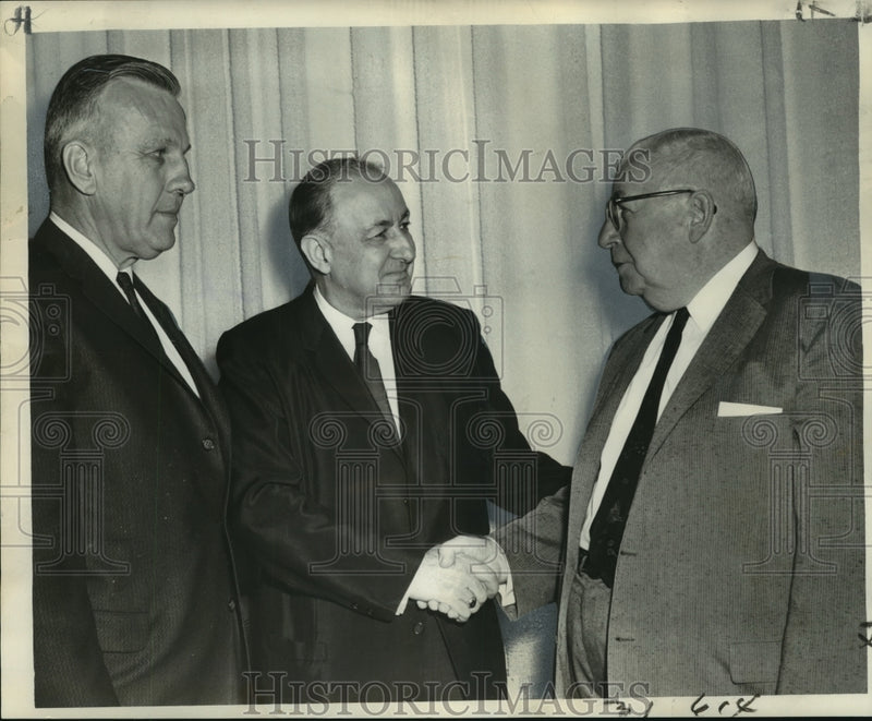 Load image into Gallery viewer, 1960 Press Photo Robert Curry state board of education president congratulated
