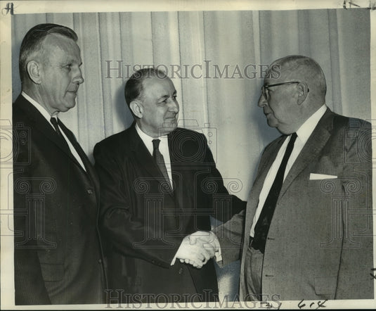 1960 Press Photo Robert Curry state board of education president congratulated