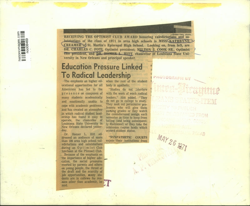 Load image into Gallery viewer, 1971 Press Photo Optimist Award Received by St. Martin's Episcopal High Student
