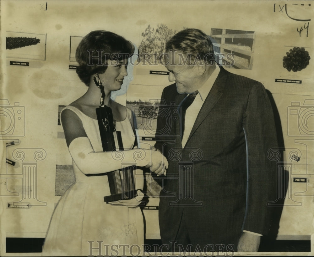 1963 Press Photo Ann Cotten, queen of Gulf South Livestock and Space Fair