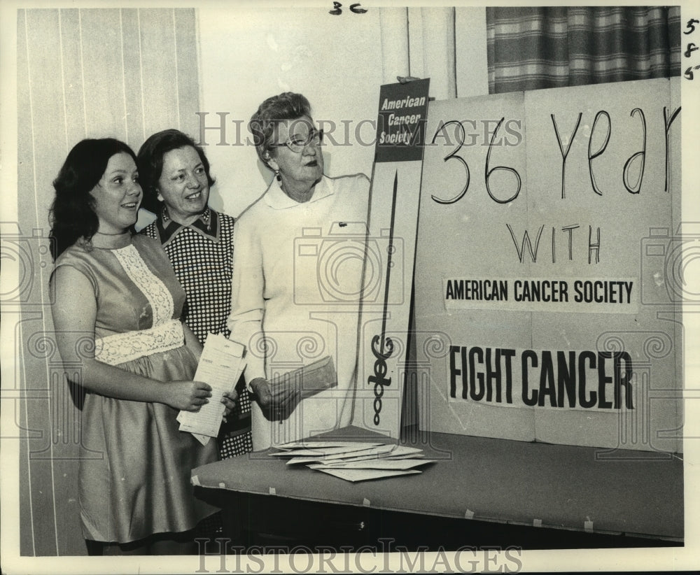 1972 Press Photo Three generations of American Cancer Society volunteers- Historic Images