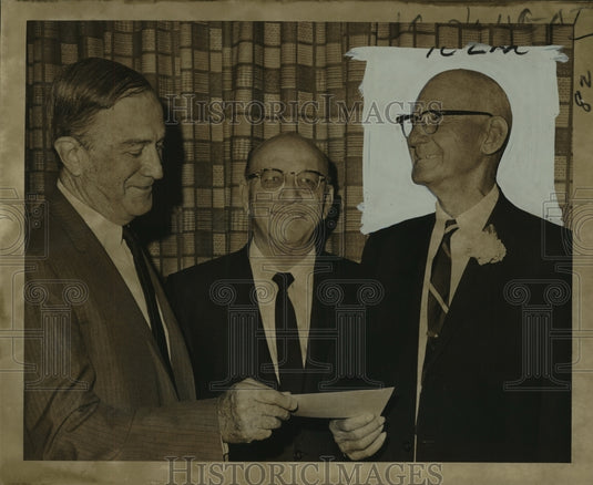 1967 Press Photo Whitney National Bank's Eddie Dawson Honored, New Orleans