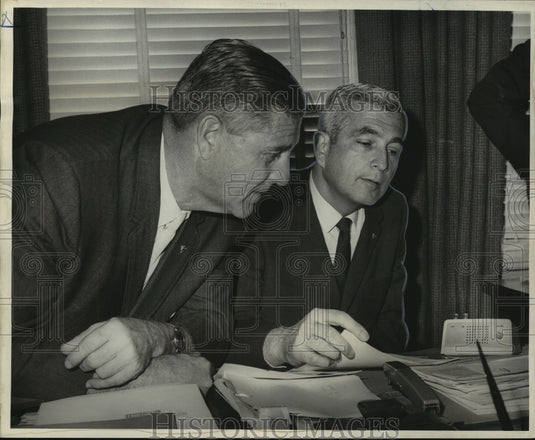 1967 Press Photo Sugar Bowl. Monk Simons and Sam Corenswet Jr., Wyoming Conf.