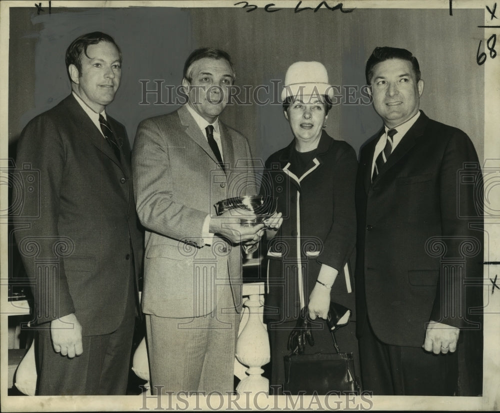 1969 Press Photo Guests at Bertel Award Ceremony, Roosevelt Hotel, New Orleans- Historic Images