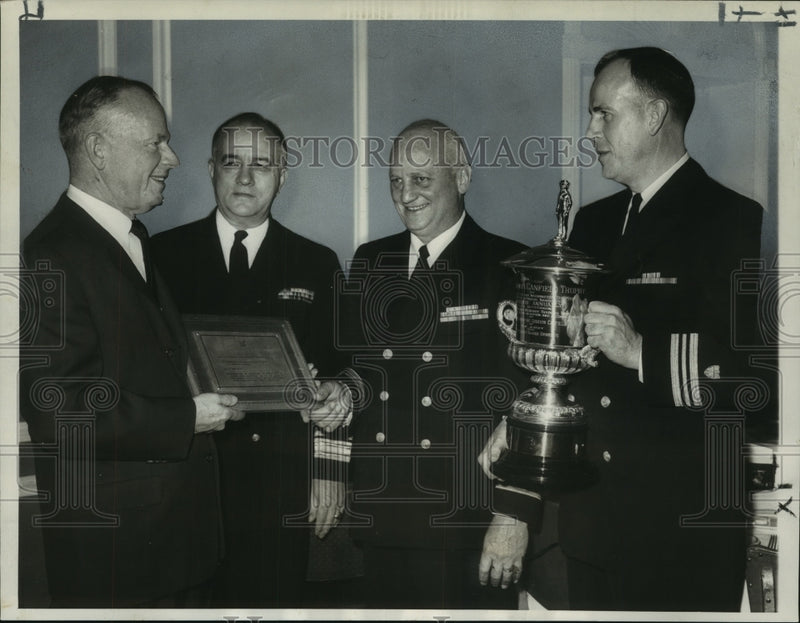 Load image into Gallery viewer, 1960 Press Photo New Orleans Coast Guard Reserve won second for Gordon Canfield
