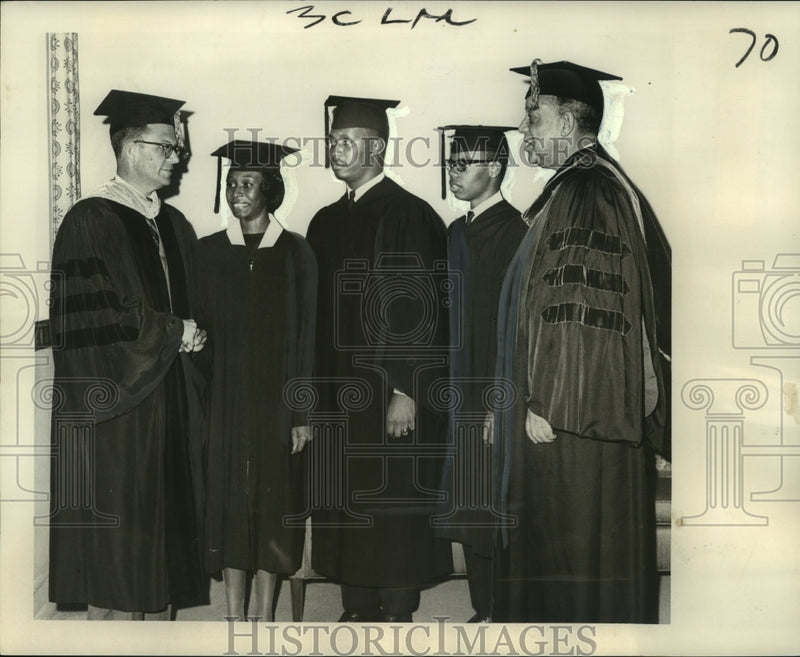 Load image into Gallery viewer, 1965 Press Photo Dillard University Honor Graduates at Commencement Ceremonies

