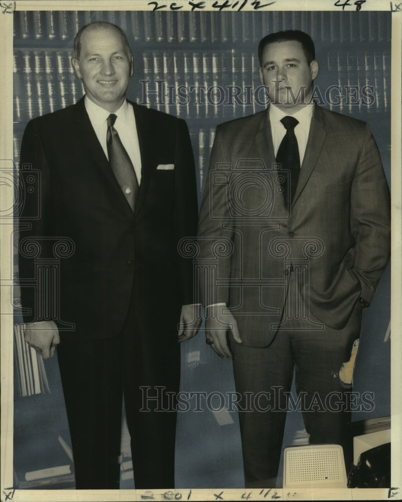 1970 Press Photo Jefferson Parish Sheriff Alwynn Cronvich welcomes William Cody- Historic Images