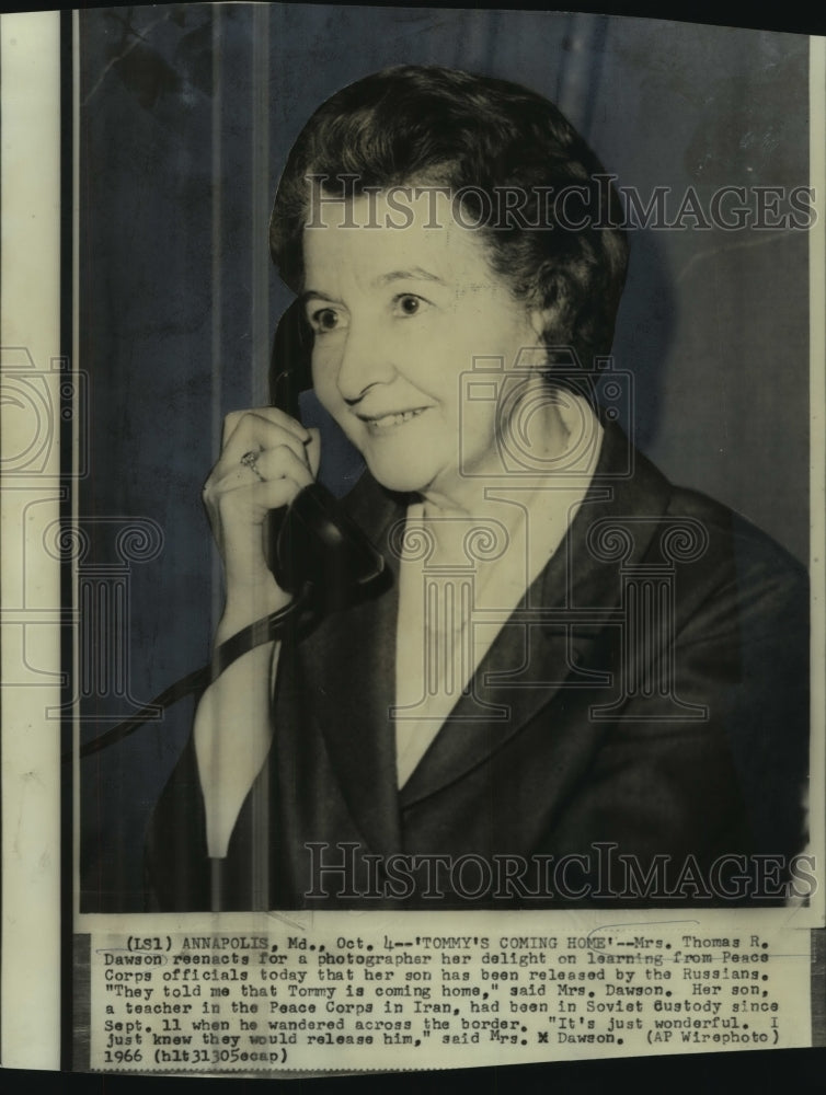 1966 Press Photo Mrs. Thomas R. Dawson Learns Peace Corps Son Has Been Released