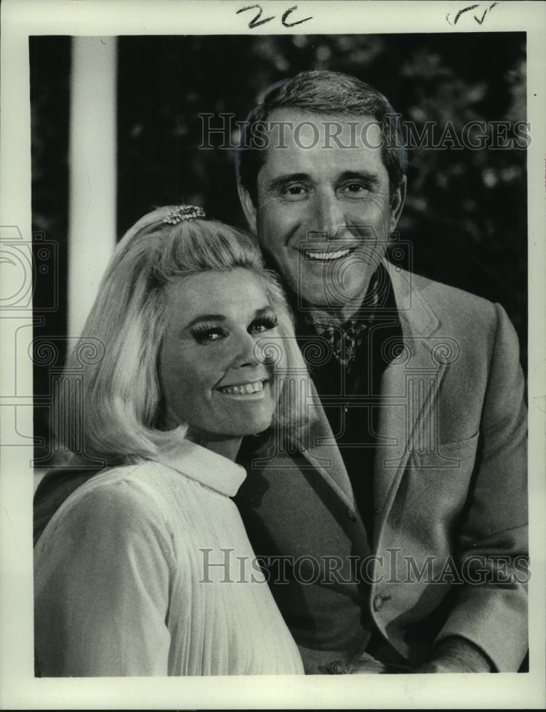 1971 Press Photo Doris Day,Perry Como in The Doris Mary Anne Kappelhoff Special- Historic Images