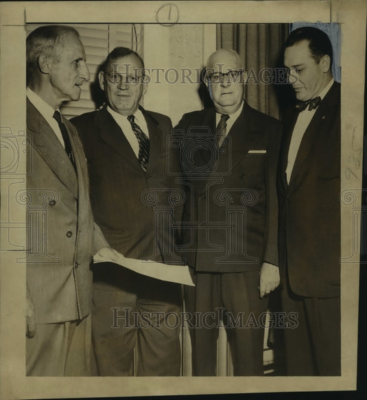 1955 Press Photo Planners on how to increase New Orleans' fire defenses- Historic Images