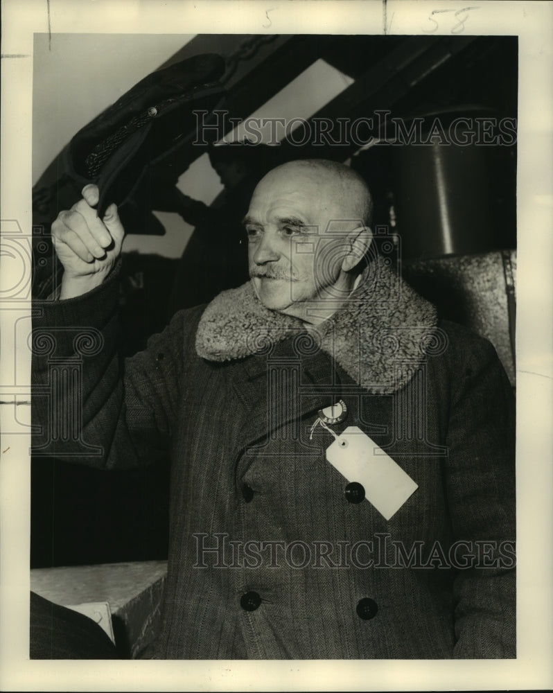 1949 Press Photo Kazys Duda Arrives in New Orleans - noo09663- Historic Images