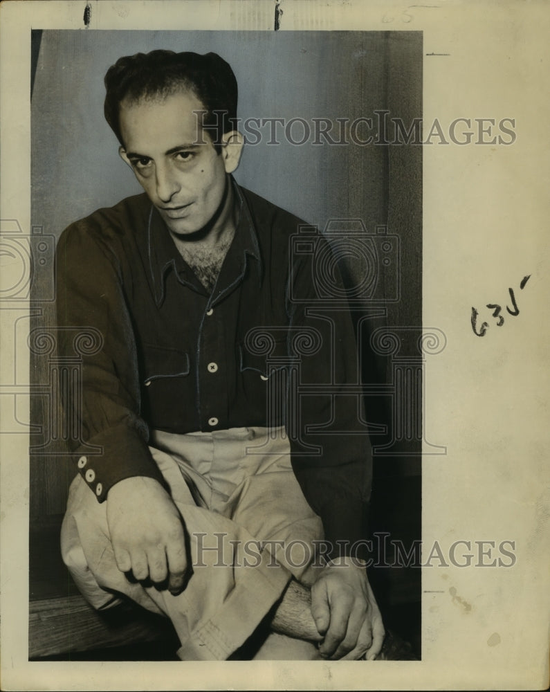 Load image into Gallery viewer, 1953 Press Photo Joseph DiVincenti, on Trial for Safe Robbery - noo09673
