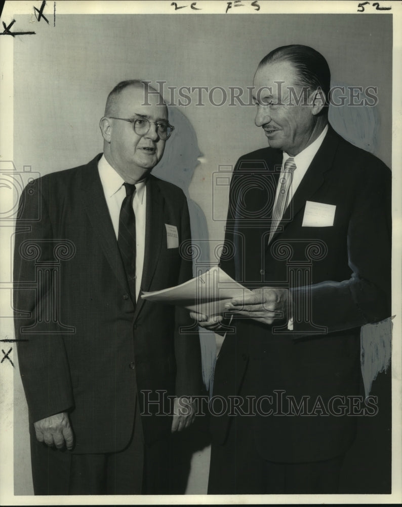 Load image into Gallery viewer, 1959 Press Photo The Tulane university mineral &amp; tidelands law conference
