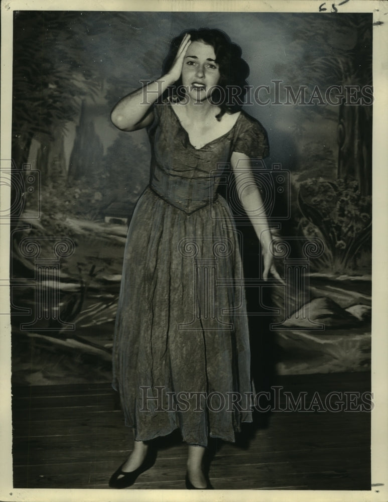 1949 Press Photo Character Agnes Dowton, played by Mary Lou Dillon in melodrama