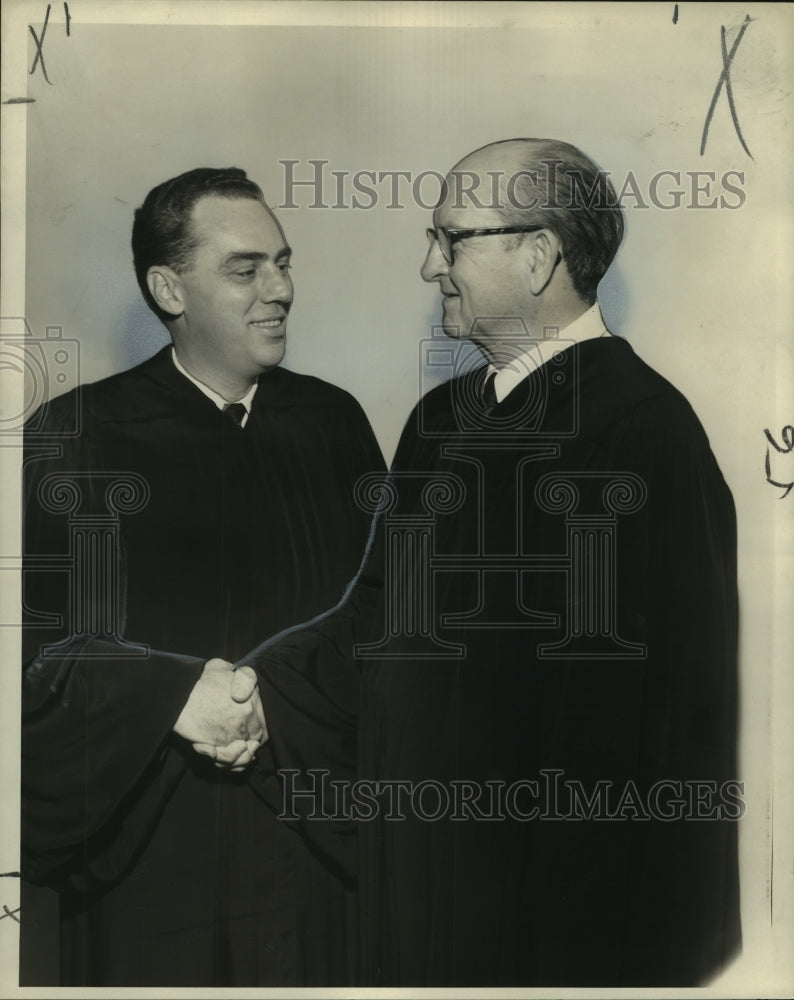 1967 Press Photo Judge James A. Comiskey congratulated by Chief Justice Fournet