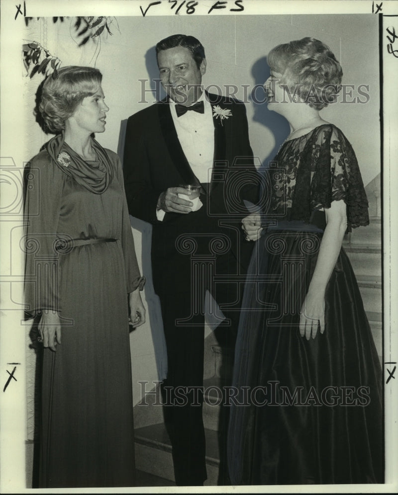 Load image into Gallery viewer, 1976 Press Photo Odessy Ball attendees, Mrs. Bernstein and Mr. &amp; Mrs. Conroy
