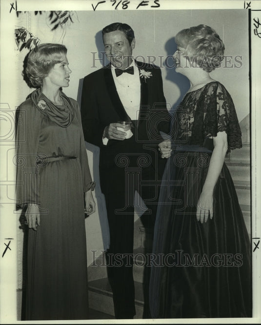 1976 Press Photo Odessy Ball attendees, Mrs. Bernstein and Mr. & Mrs. Conroy