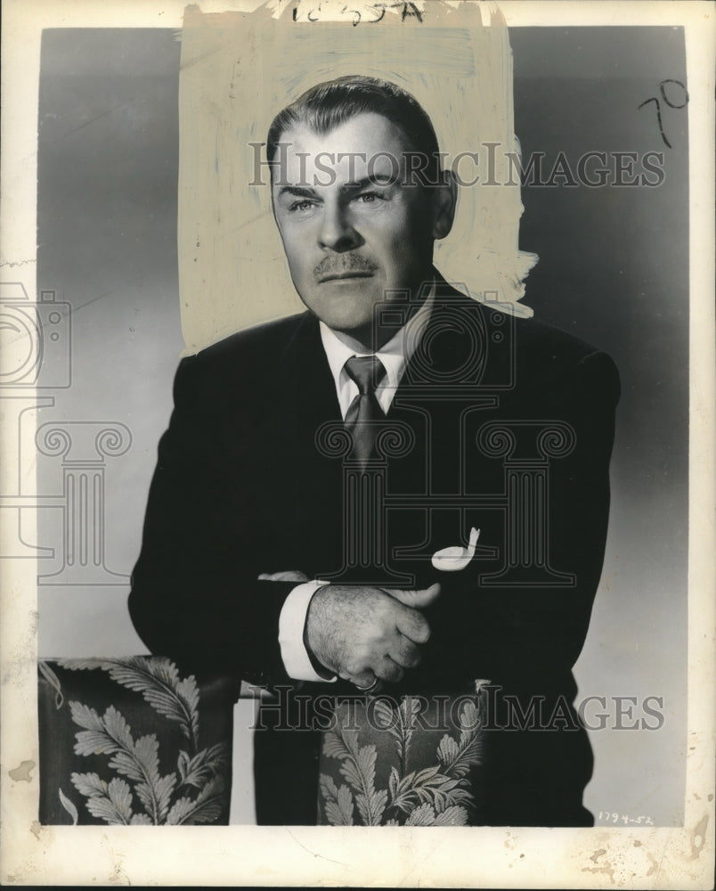 1952 Press Photo Brian Donlevy Stars in "Hoodlum Empire" at the Joy Theater- Historic Images