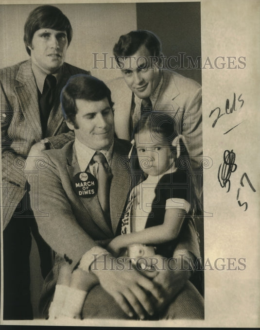 1972 Press Photo Carmen Donesa March of Dimes Child with Saints Football Players