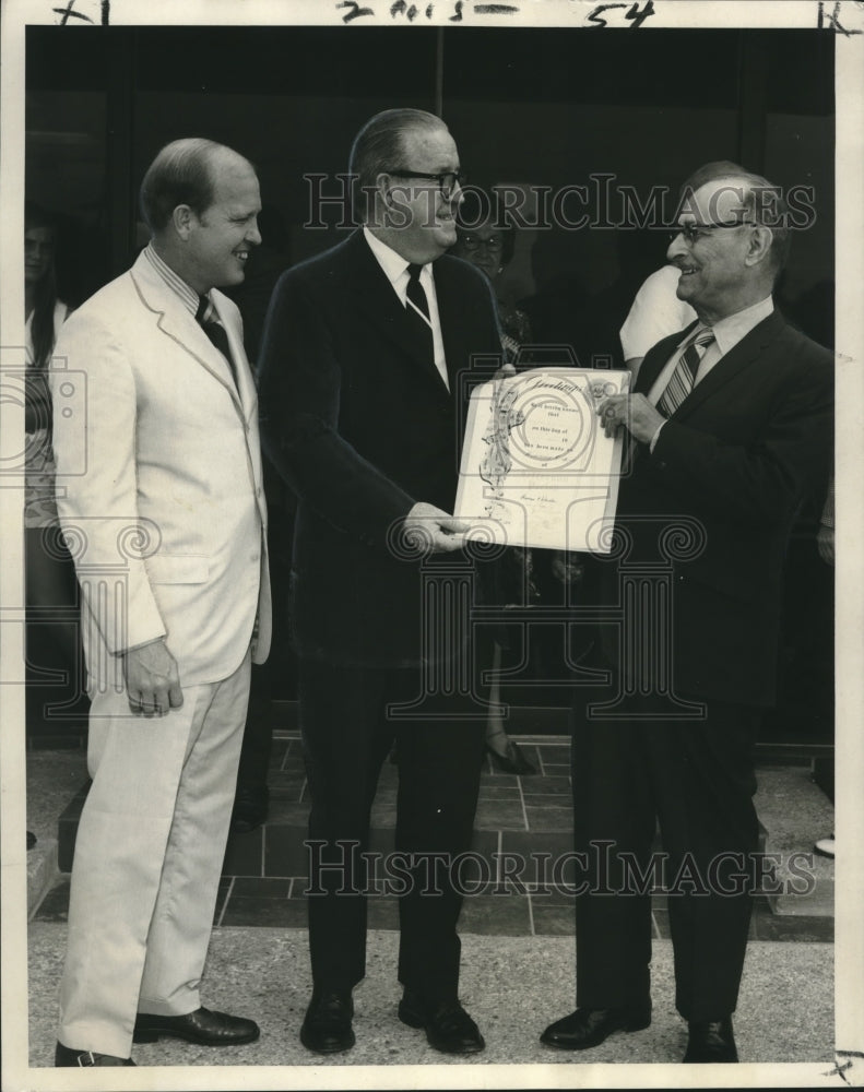 1971 Press Photo Thomas F. Donelon, at Homeseekers Savings and Loan Opening- Historic Images