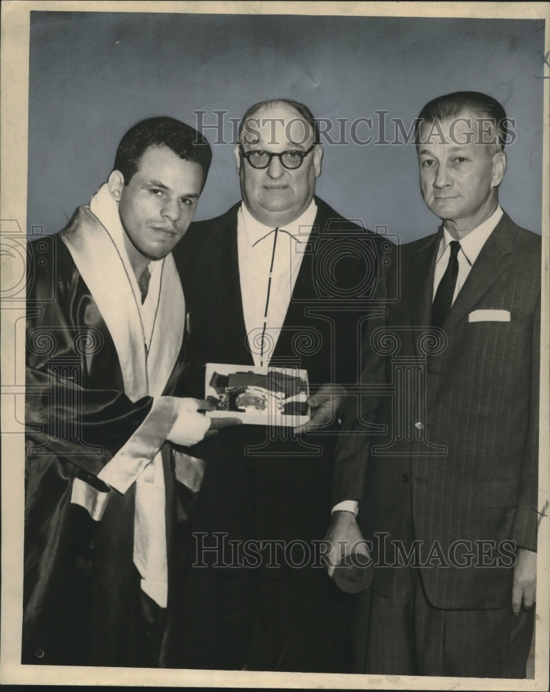  Press Photo Ralph Dupas and company- Historic Images