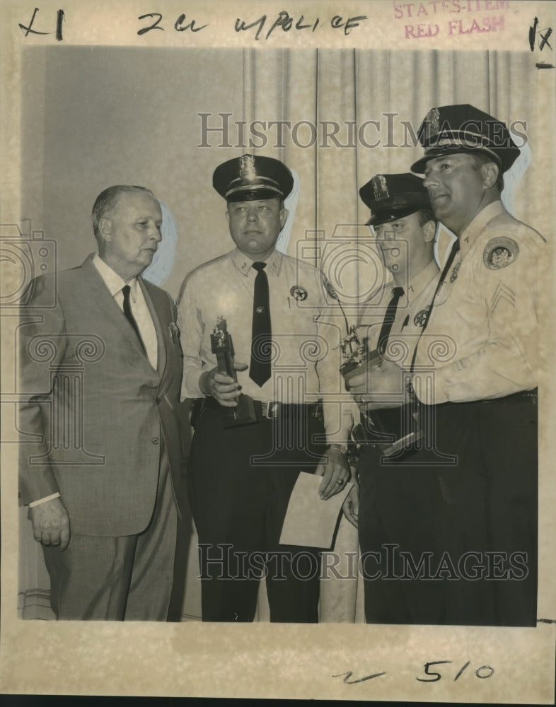 Load image into Gallery viewer, 1968 Press Photo Henry W. Dorsey, Society for Prevention of Cruelty to Animals
