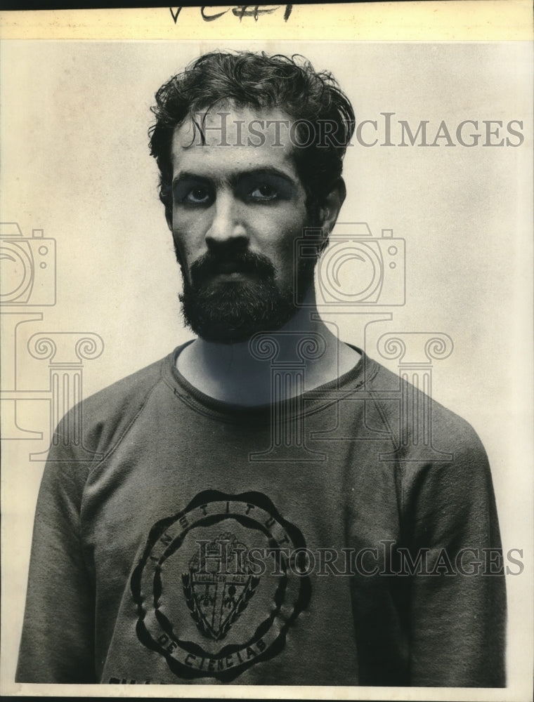 1972 Press Photo Director of University  Theaters "Christopher Columbus."- Historic Images