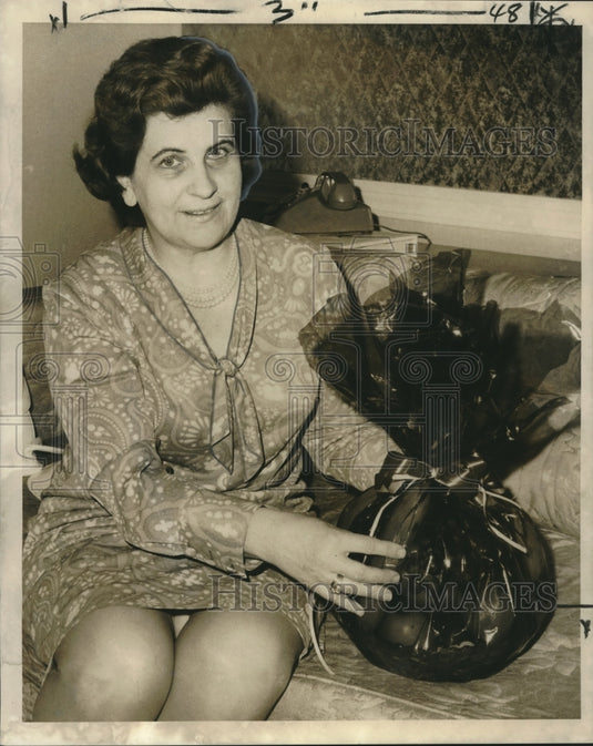 1970 Press Photo Madame Bogan Crnobrnja, wife of Yugoslavia's ambassador.- Historic Images