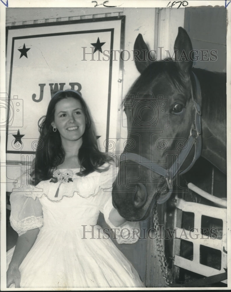 1971 Press Photo New Orleans Spring Fiesta Dale Dane shown with Tenacious Jr.- Historic Images