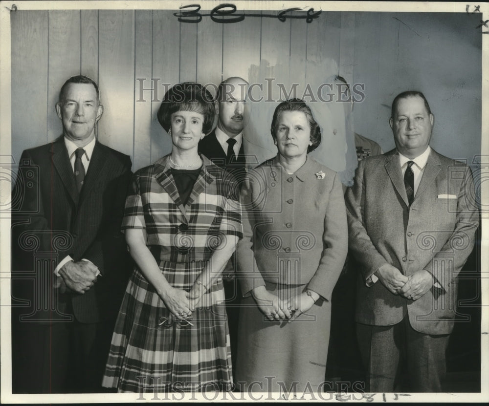 1967 Press Photo Federal employees receiving awards for outstanding performances