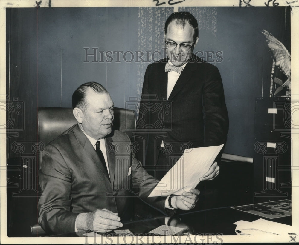 1965 Press Photo James D. Prescott, William J. Dodd, Teacher Appreciation Week