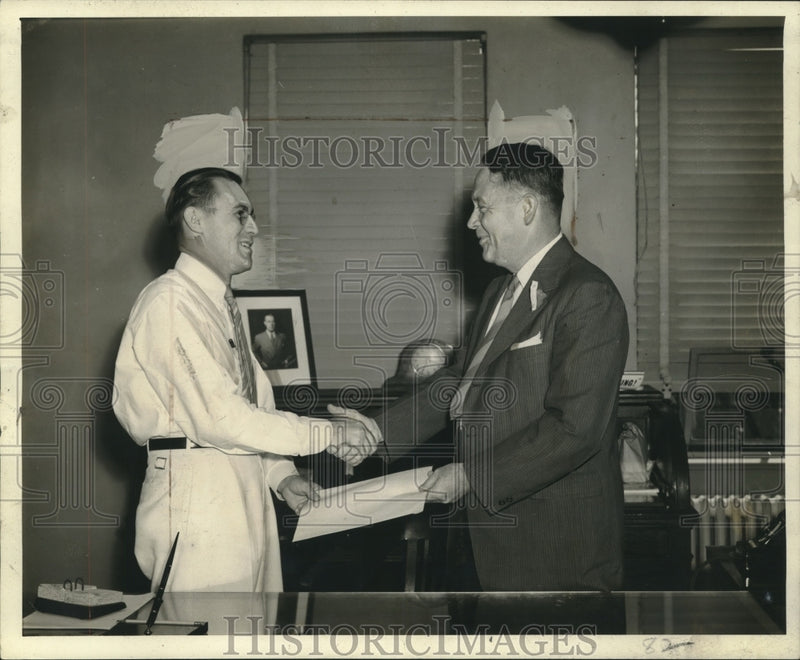 Load image into Gallery viewer, 1942 Press Photo T.M. Gordon &amp; Francis J. Didier of Standard Oil Company T.M.
