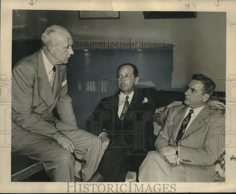 Load image into Gallery viewer, 1948 Press Photo Thomas J. Donovan, Licensed Beverage Industries General Counsel
