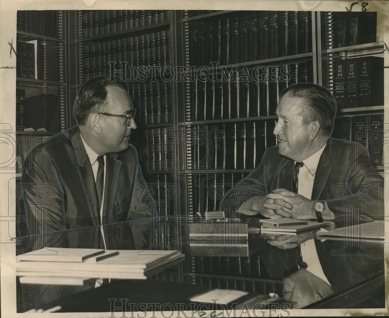 Load image into Gallery viewer, 1965 Press Photo George Hartman &amp; Thomas Donelon discuss new housing needs
