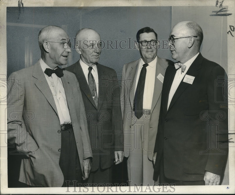 Load image into Gallery viewer, 1955 Press Photo Attendees of Southern Region Bureau Training school - noo10891
