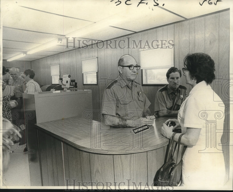 Load image into Gallery viewer, 1972 Press Photo Alvin Gregoire, officer at the new Drivers License Facility.
