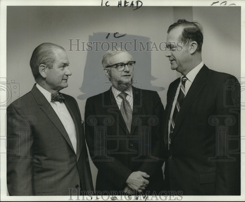 1971 Press Photo Southern Baptist Hospital staff president Dr. Edwin Comer- Historic Images