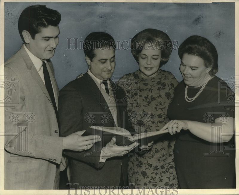 Load image into Gallery viewer, 1967 Press Photo Stars of La Gioconda which plays in Municipal Auditorium
