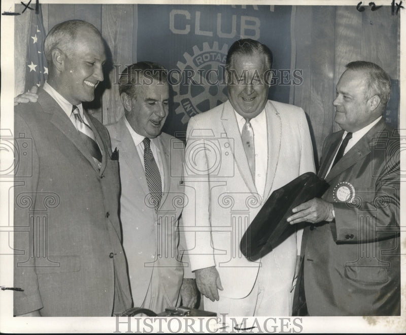 Load image into Gallery viewer, 1969 Press Photo Maurice Rivet Jr. of honors Jefferson Parish officials
